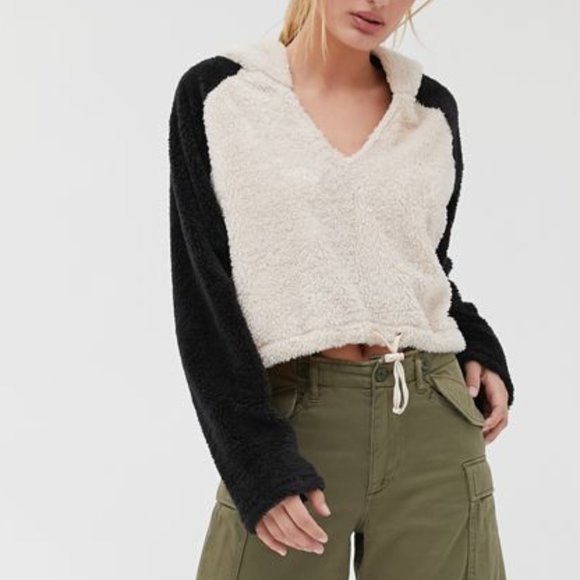 URBAN OUTFITTERS Tilly Faux Fur Hoodie Sweatshirt - Picture 2 of 10